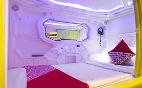 Super Oyo 91328 Fiducia Capsule Hotel